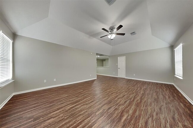 Building Photo - 8523 Discus Dr