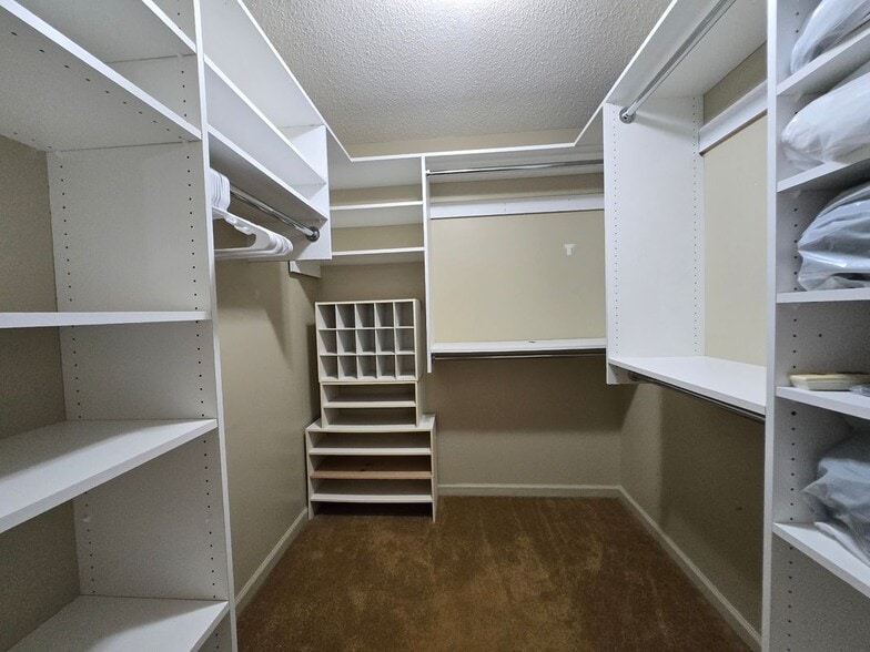 Building Photo - 144 Pomeroy Dr