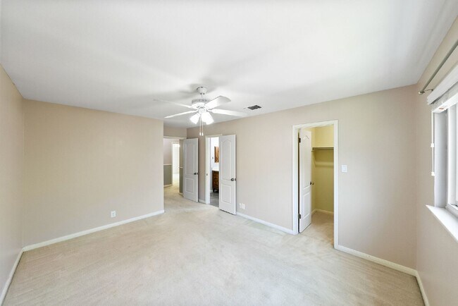 Building Photo - Spacious Cul De Sac Location Surrounded by...