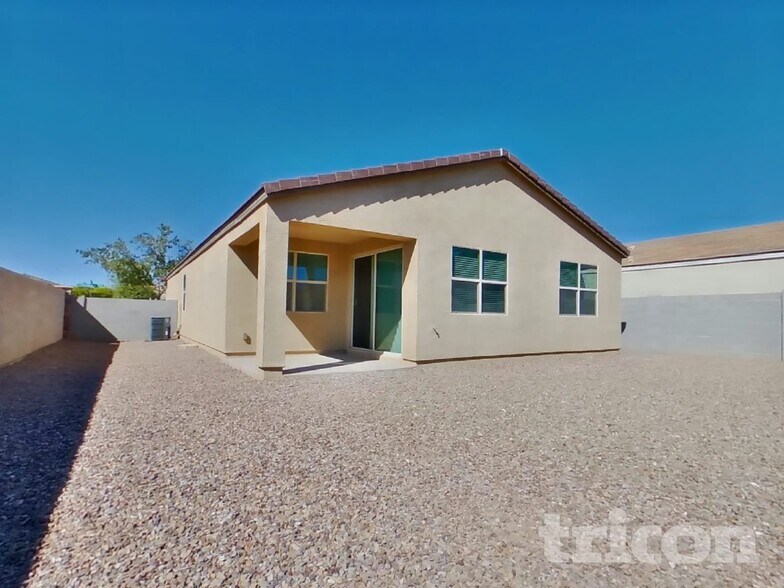 Building Photo - 605 W Cholena Trail