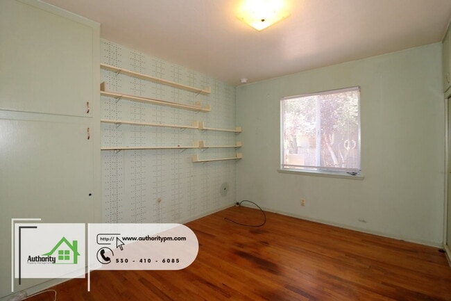 Building Photo - 1848 Shady Ln