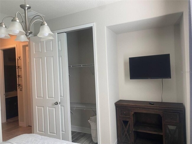 Building Photo - 3020 Jardin St