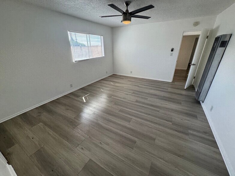 Building Photo - 4023 W 141st St