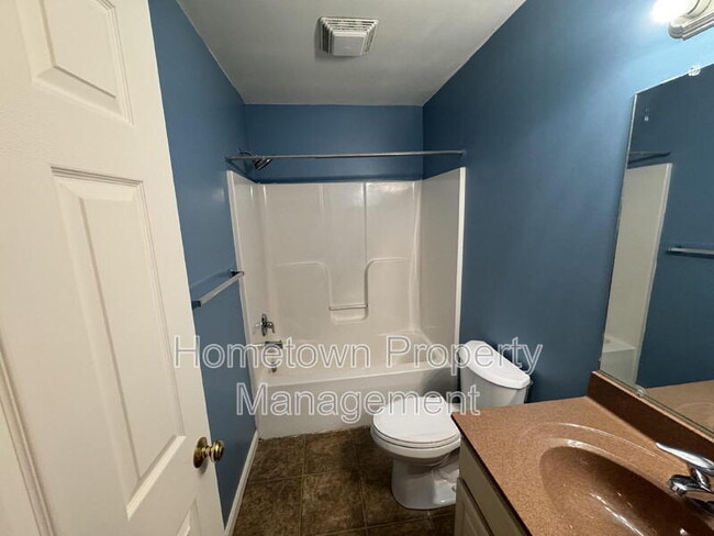 Building Photo - 112 Hawk Ct