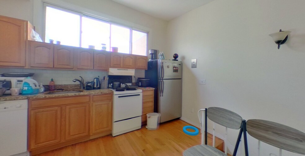 Building Photo - 67 Symphony Rd