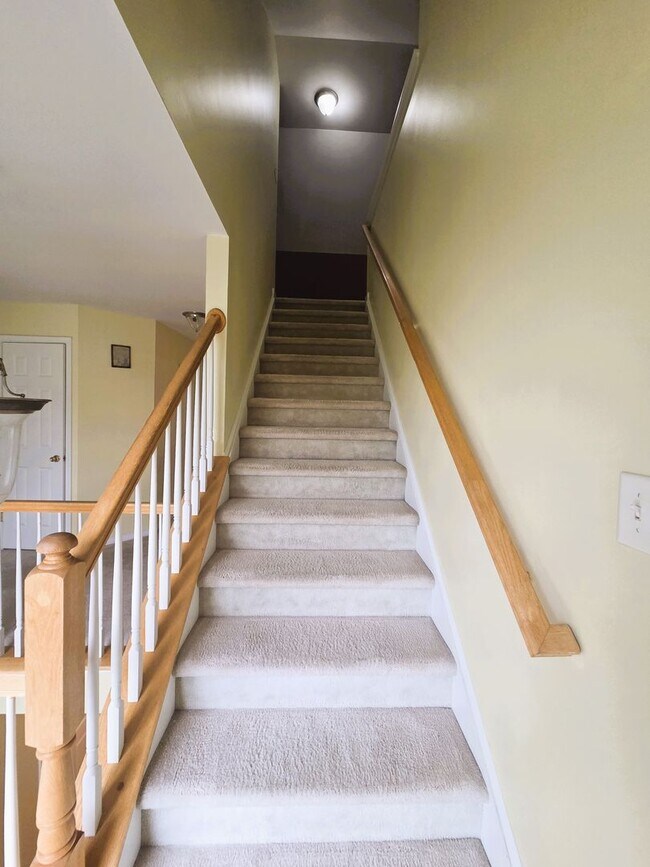 Building Photo - Stately brick front contemporary on huge c...