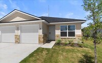Building Photo - 911 Sevenleaf Ln