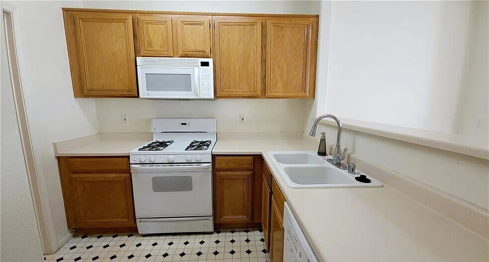 Building Photo - 7115 S Durango Dr