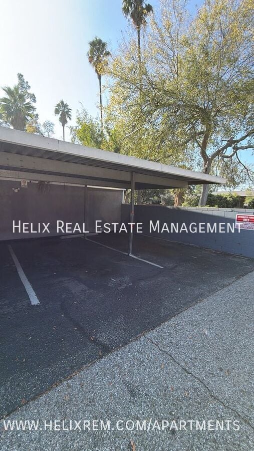 Building Photo - 1933 E Villa St