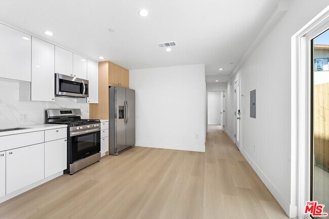 Building Photo - 10963 Calvert St