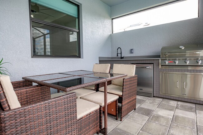 Building Photo - 3432 SW 8th St