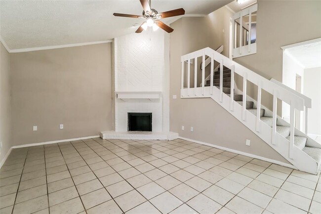 Building Photo - 6450 Dellfern Dr
