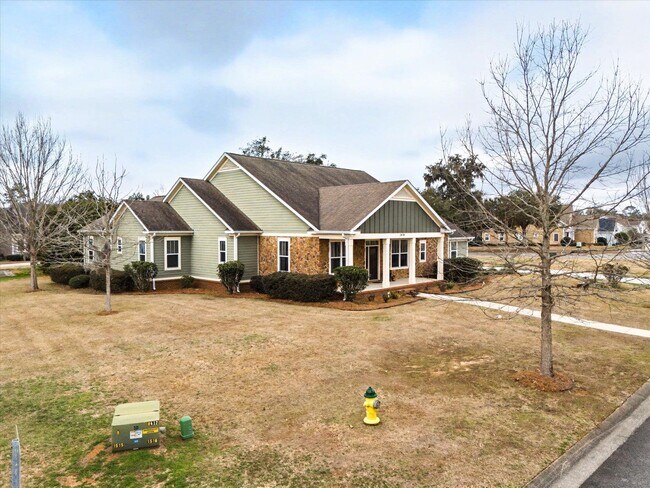 Building Photo - 3078 Dickinson Dr