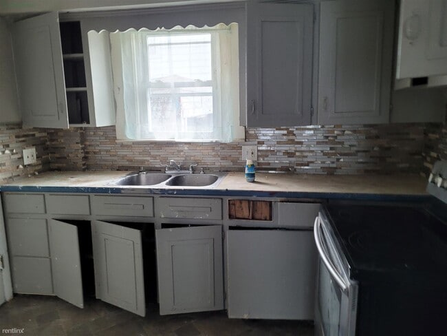 Building Photo - 3 br, 1 bath House - 45 Richmond Place