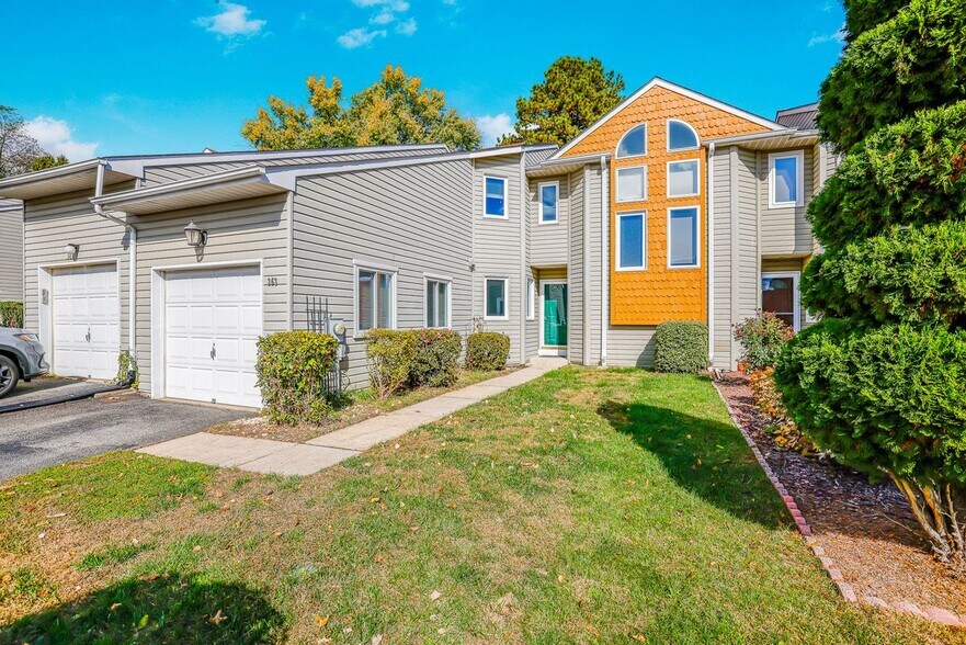 Primary Photo - 363 Chickory Way