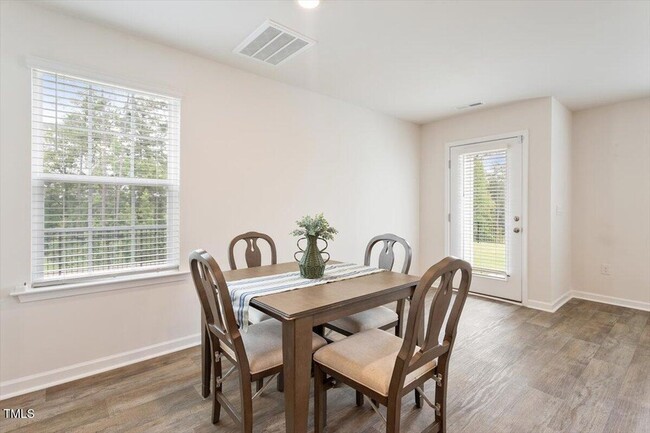 Building Photo - 96 March Crk Dr