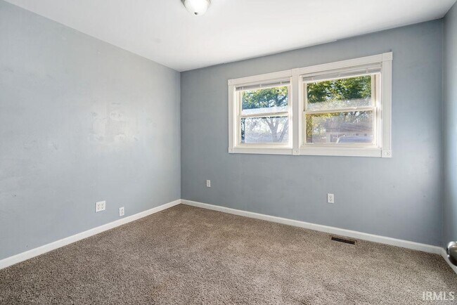 Building Photo - 1404 W Mulberry St