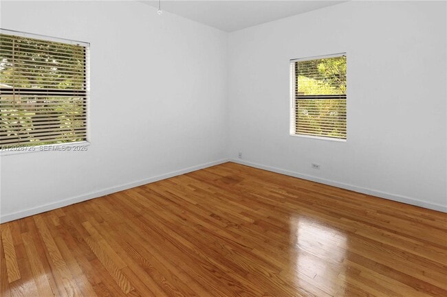 Building Photo - 706 S 19th Ave