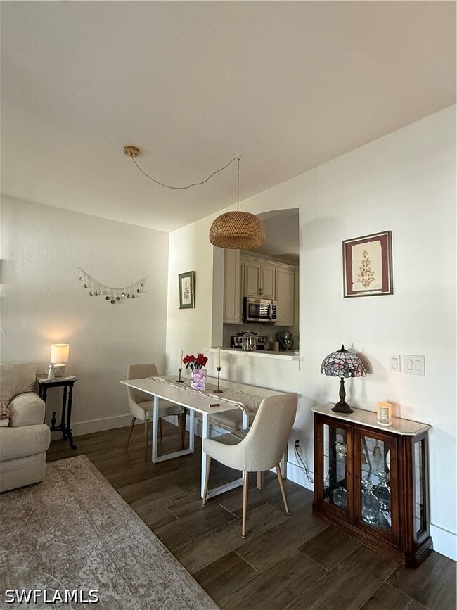 Building Photo - 6113 Lakefront Dr