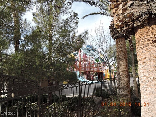 Building Photo - 397 Hidden Hole Dr