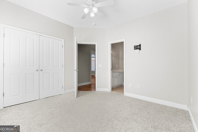 Building Photo - 1811 Old Carriage Trail