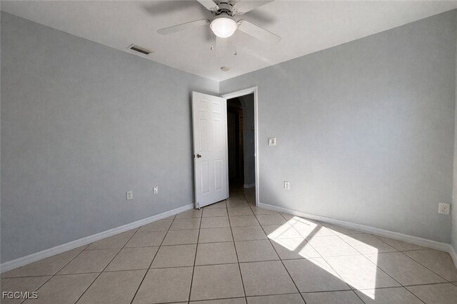 Building Photo - 3216 SW 7th Pl