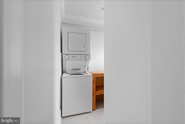 Building Photo - 182 W Court St