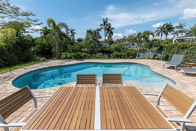 Building Photo - 1162 Hayes St