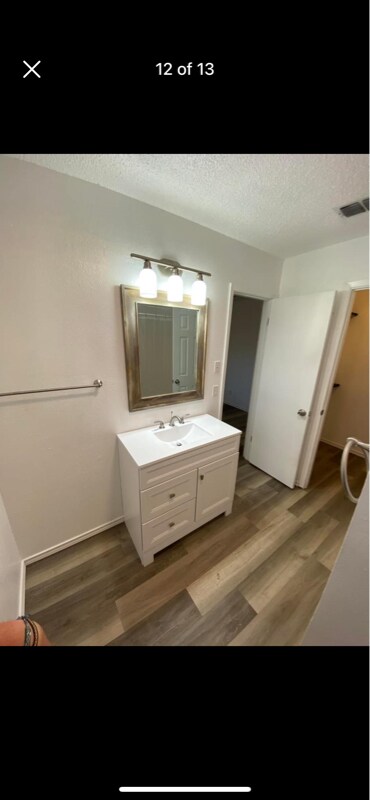 Building Photo - 1402 Rose Ave