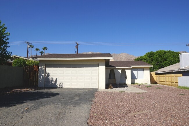 Building Photo - 52601 Avenida Navarro