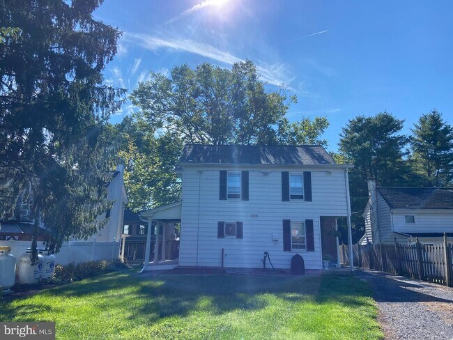 Building Photo - 1711 Bridge Ln