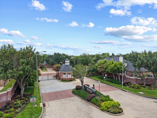 Building Photo - 1523 Orchard Park Dr