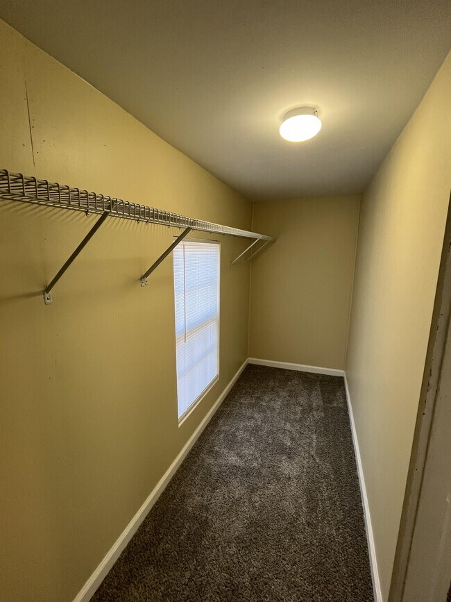 Building Photo - 201 Pike St