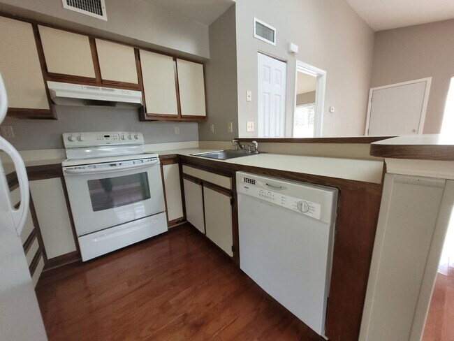 Building Photo - BROOKSIDE