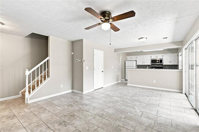 Building Photo - 5557 Clover Rise Ln