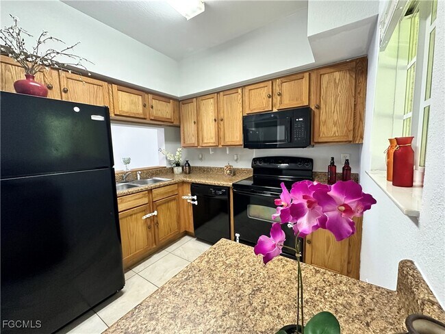 Building Photo - 8423 Bernwood Cove Loop