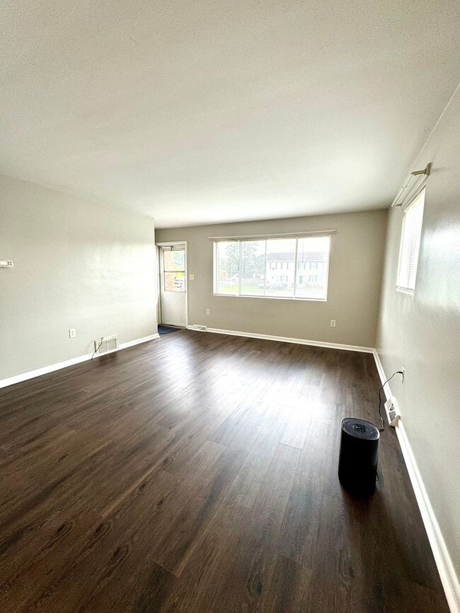 Building Photo - Charming 2 Bedroom Townhouse in New Market