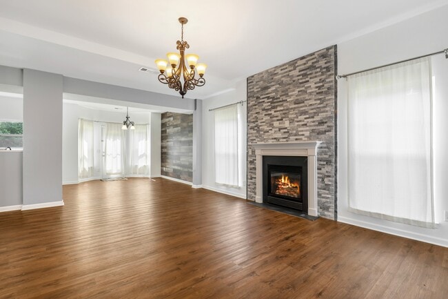 Building Photo - 4208 Longfellow Dr