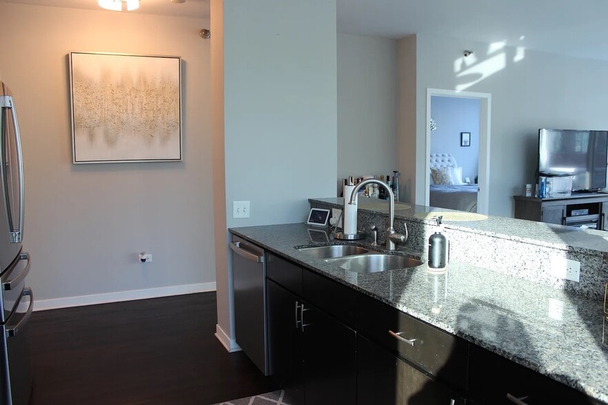 Building Photo - 757 N Orleans St