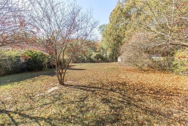 Building Photo - 123 Whipoorwill Way