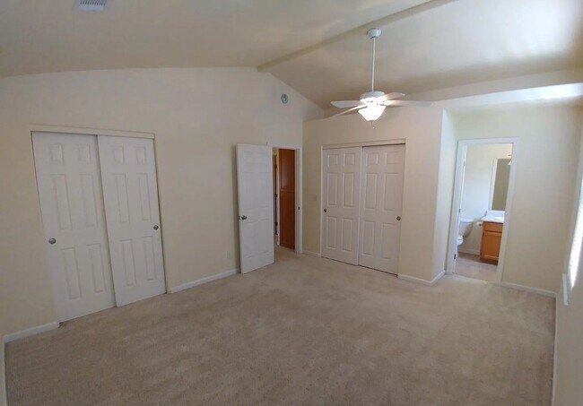 Building Photo - LARGE 3 BED 3 BATH HOUSE IN LAKE CALIFORNIA