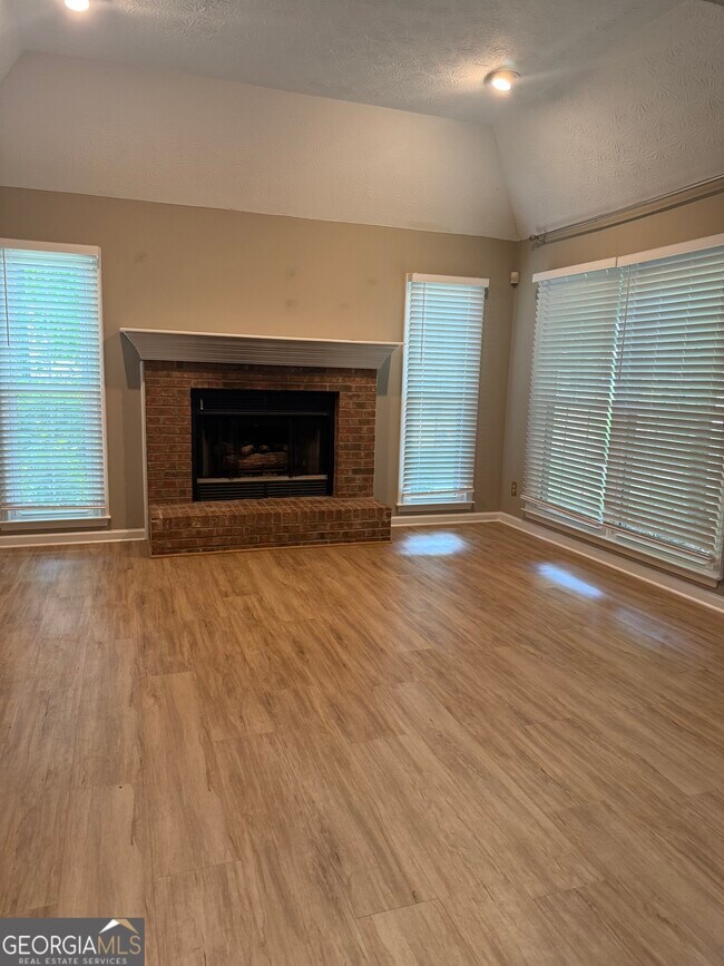 Building Photo - 317 Welton Way