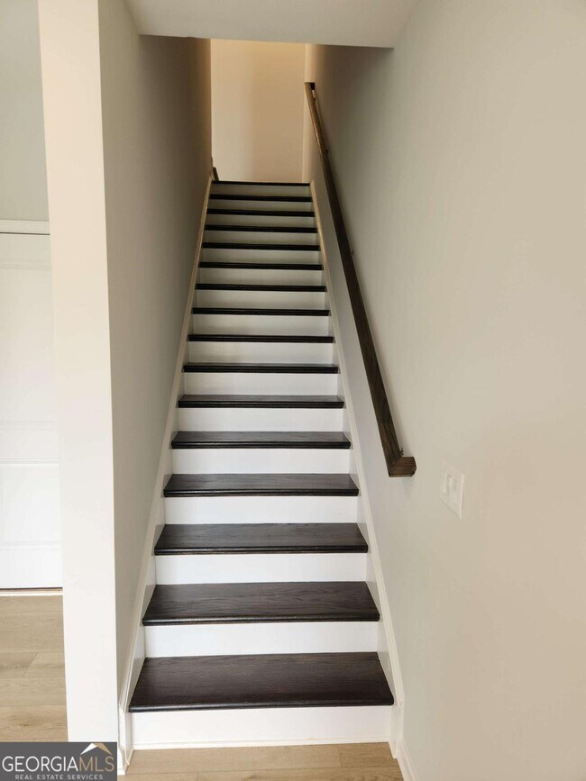 Building Photo - 821 York Aly