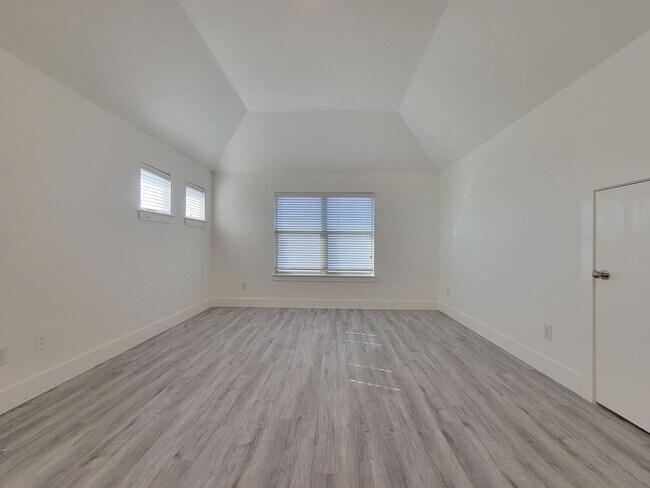 Building Photo - 405 Darkwoods Dr
