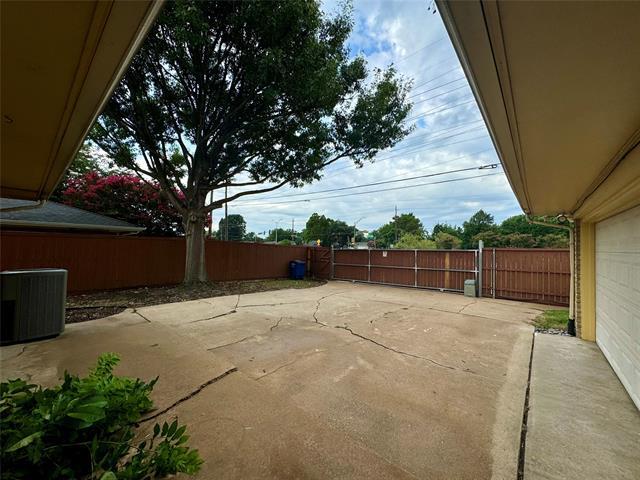 Building Photo - 7511 La Avenida Dr