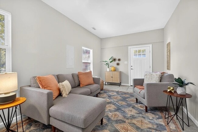 Building Photo - 830 Westwood Ave