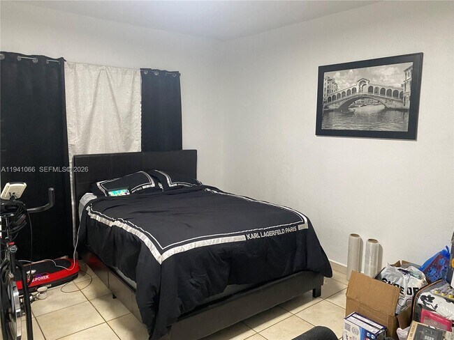 Building Photo - 1631 NW 29th Ave