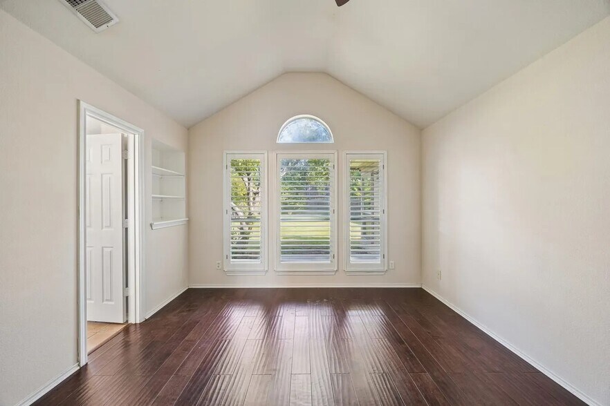 Building Photo - 1833 Melton Dr