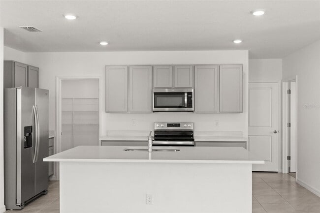 Building Photo - 33301 Darley Dl Trl