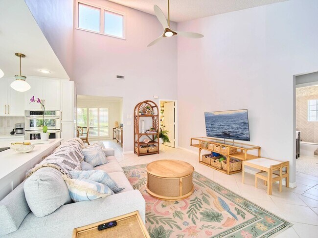 Building Photo - 2281 SW Starling Dr